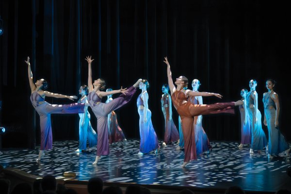 Ballett Akademie Luzern, Schulleitung Tracy Signorelli / Choreografen: Amie Luna Umayam, Maimane Hope, Maria Moretti